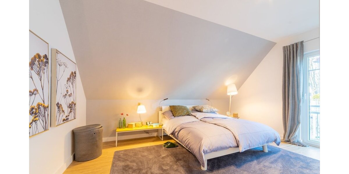 Helles Dachgeschoss-Zimmer